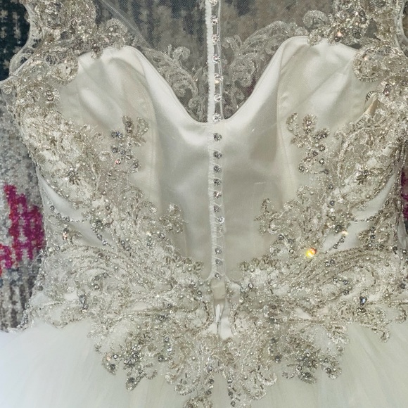 NEW size 4-6 crystal beaded princess wedding gown - Picture 2 of 6